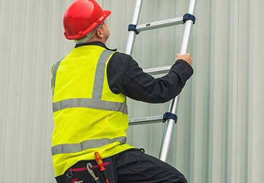 What size ladder is suitable for a 2-story house?