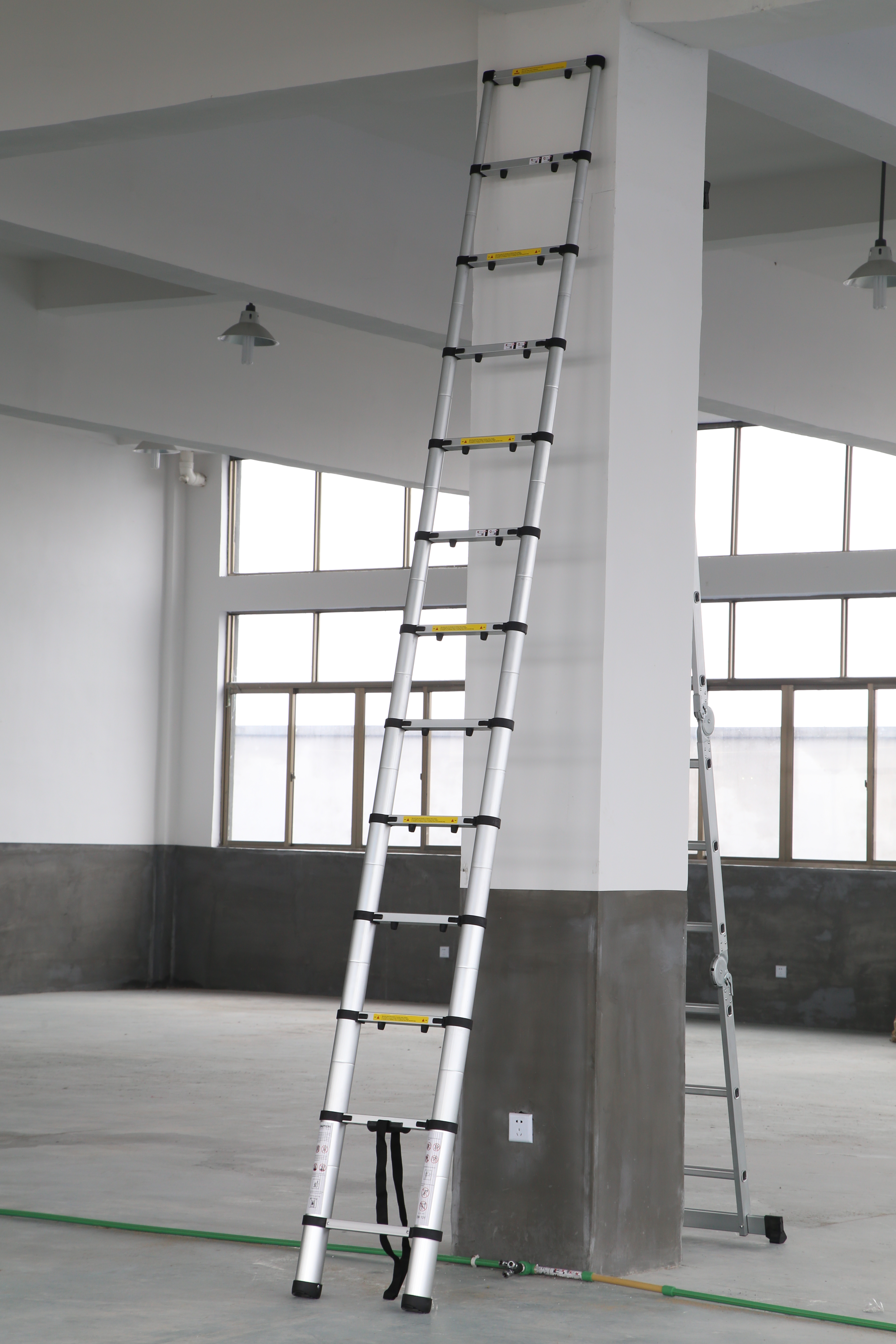 safety 3.8m anti-pinch hand aluminium telescopic ladder (3)